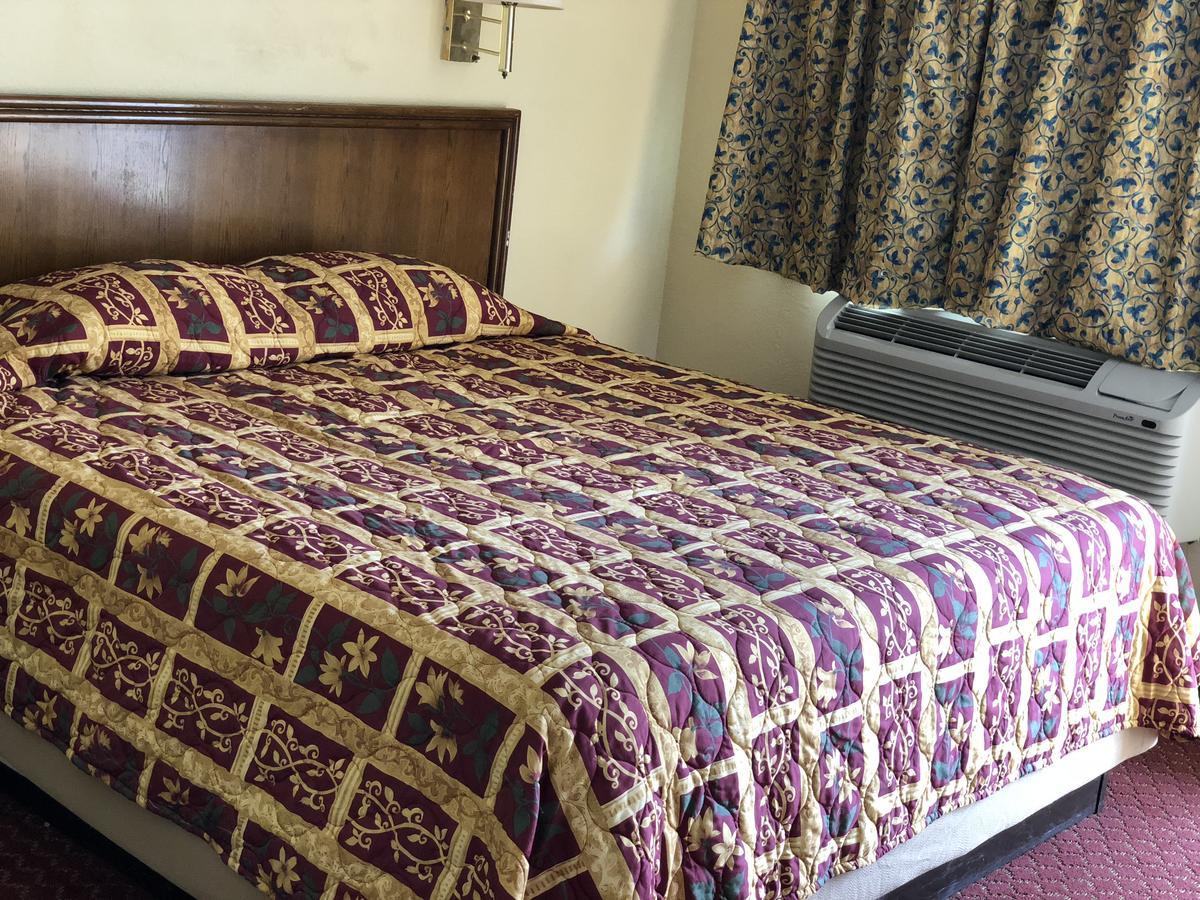Country Host Inn Техаркана Экстерьер фото